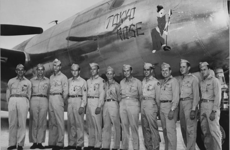 B-29 "Tokyo Rose" crew, Saipan, 1944. NARA / U.S. Air Force. Public domain.