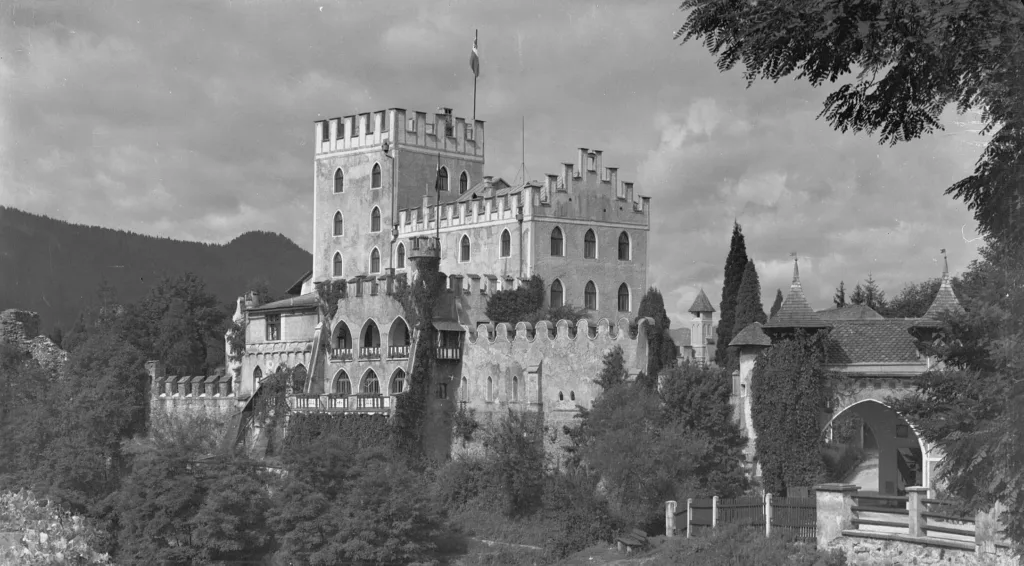 Itter Castle