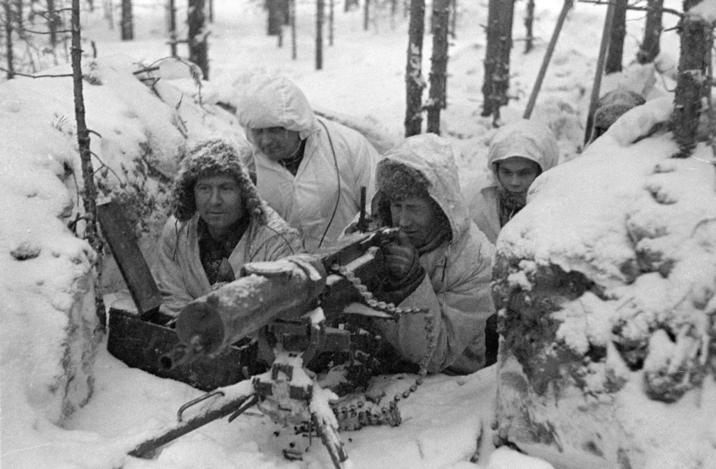 Maxim M-32 machine gun being manned by Finnish troops during the Winter War
