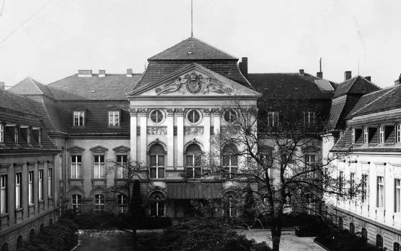 Bundesarchiv_Bild_146-1998-013-20A,_Berlin,_Reichskanzlei